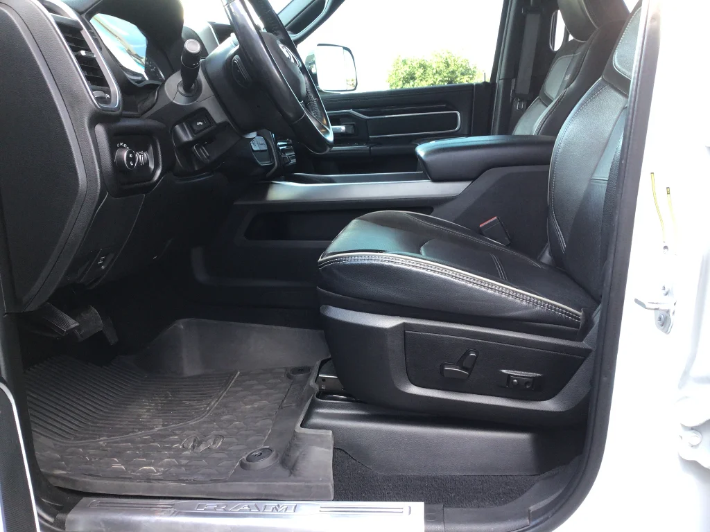 Used 2022 Bright White Clearcoat Ram Laramie image 10