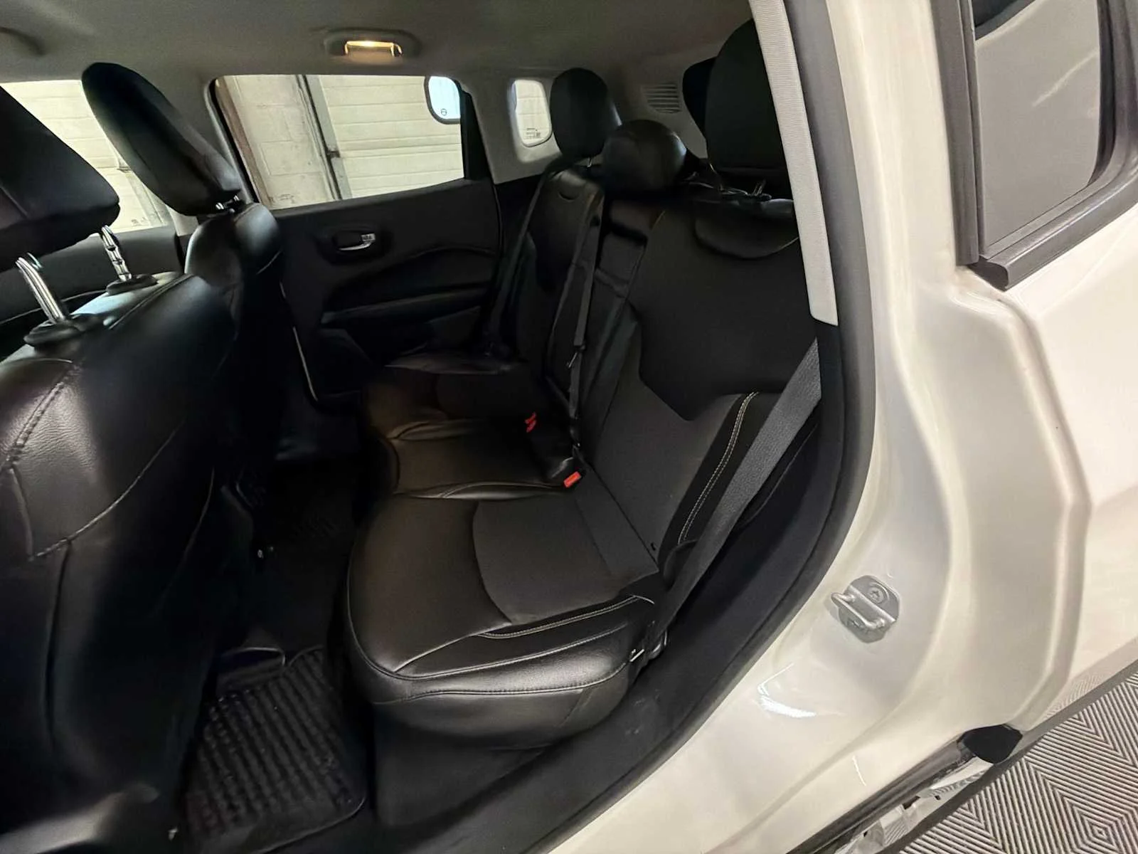 Used 2020 White Clearcoat Jeep Latitude image 23