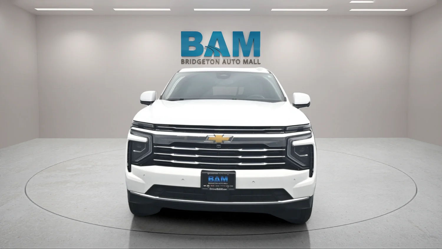 Used 2025 Summit White Chevrolet LT image 2