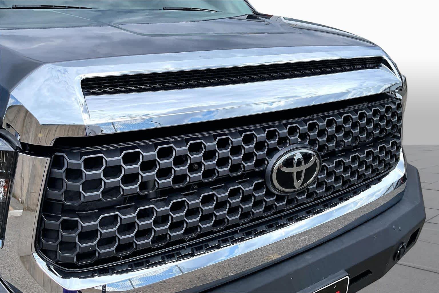 Used 2020 Magnetic Grey Metallic Toyota SR5 image 30