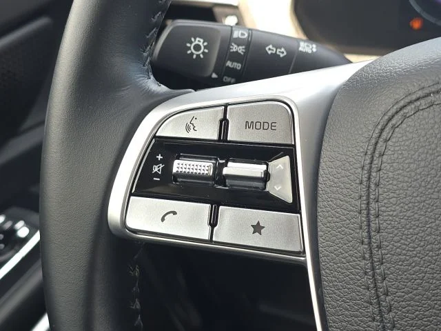 Used 2025 Silver Kia EX image 40