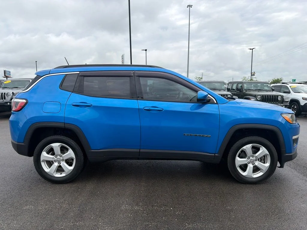 Certified Used 2018 Blue Jeep Latitude image 7