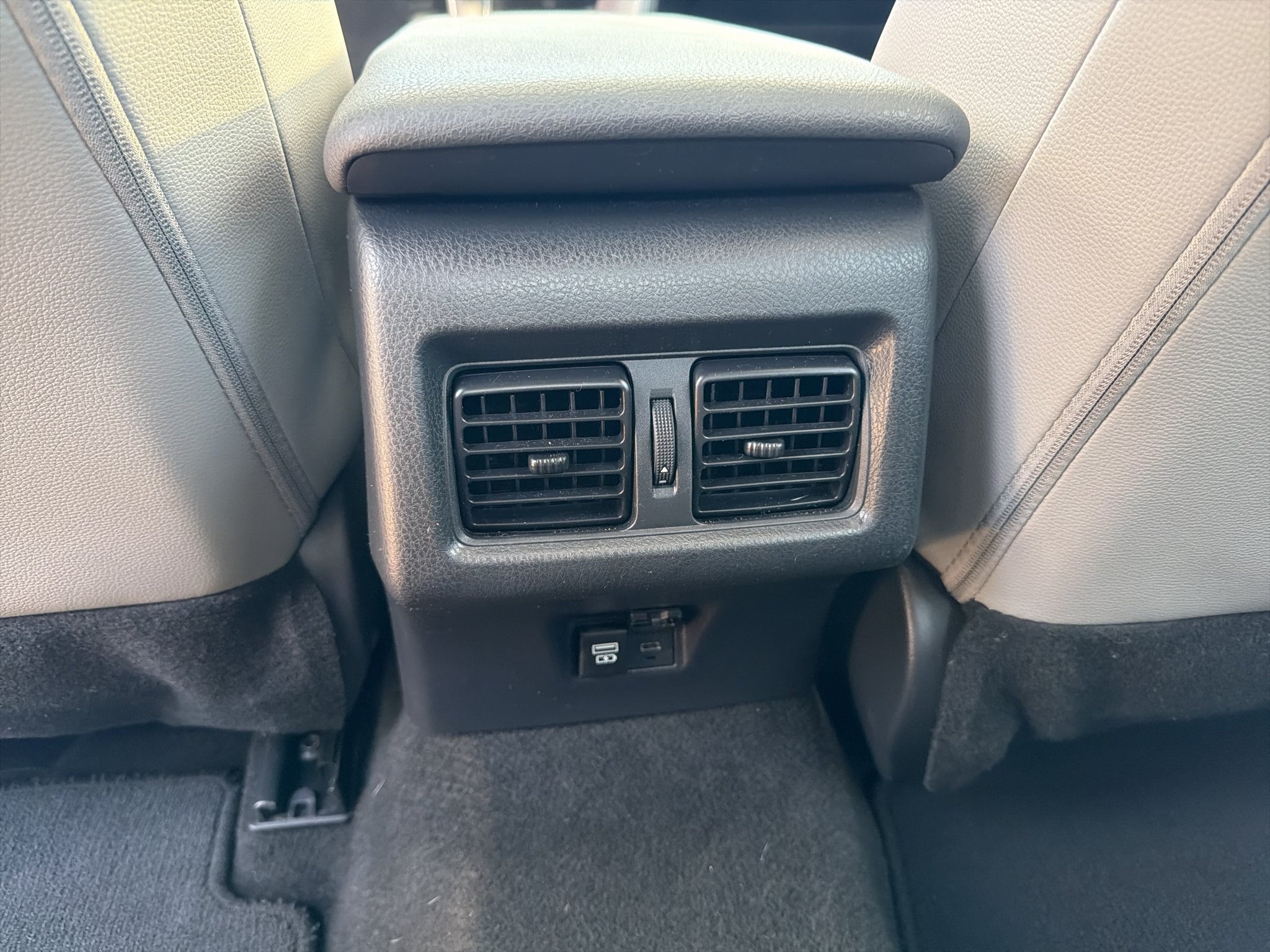 Used 2025 Ice Cap Toyota SE image 23