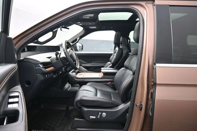 Certified Used 2025 Sunrise Red Lincoln Black Label image 10