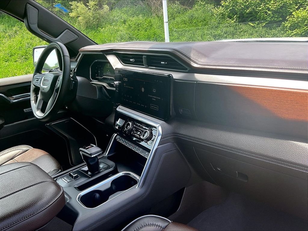 Used 2024 White GMC Denali image 14