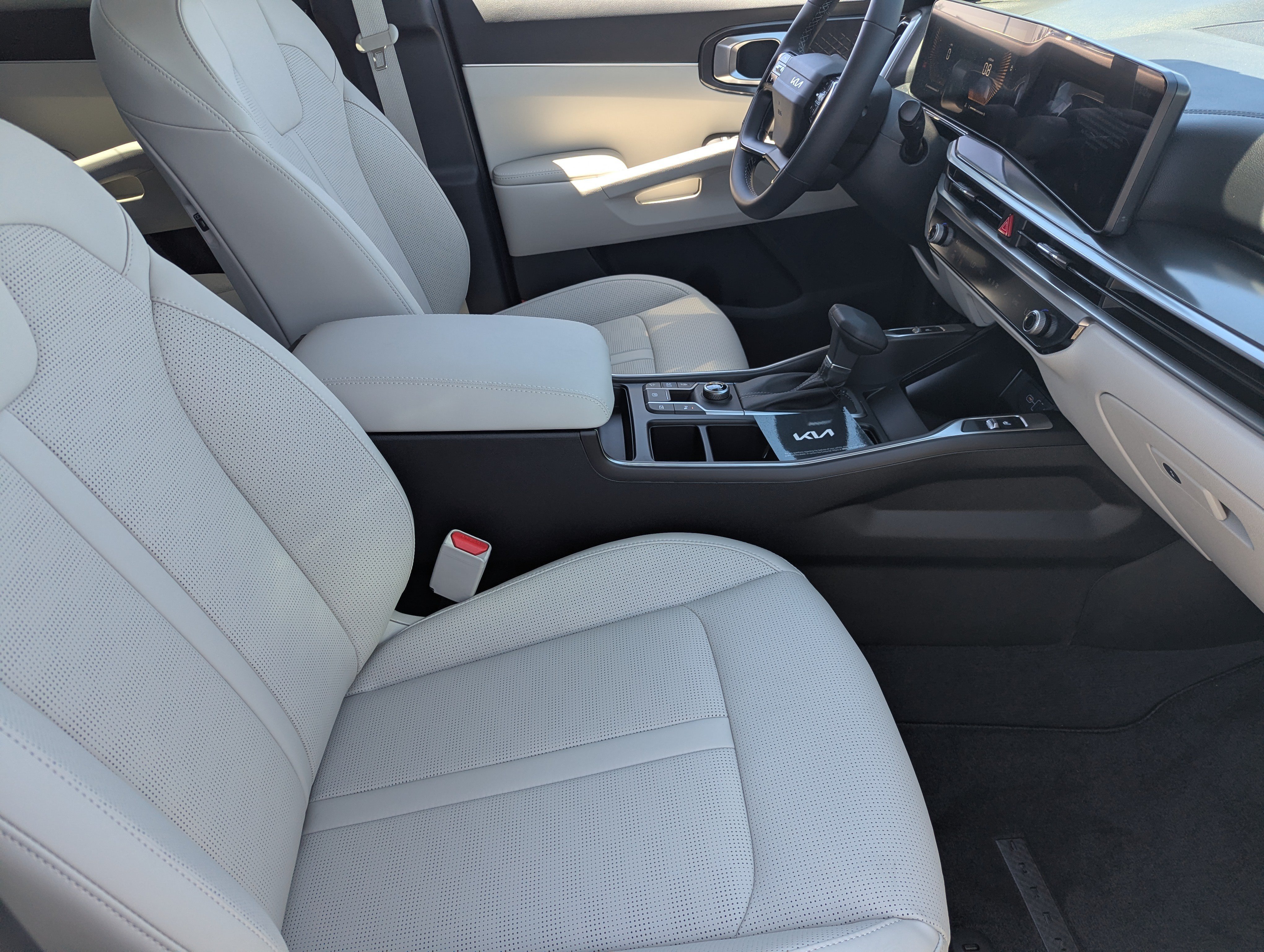 New 2026 Wolf Gray Kia S image 9