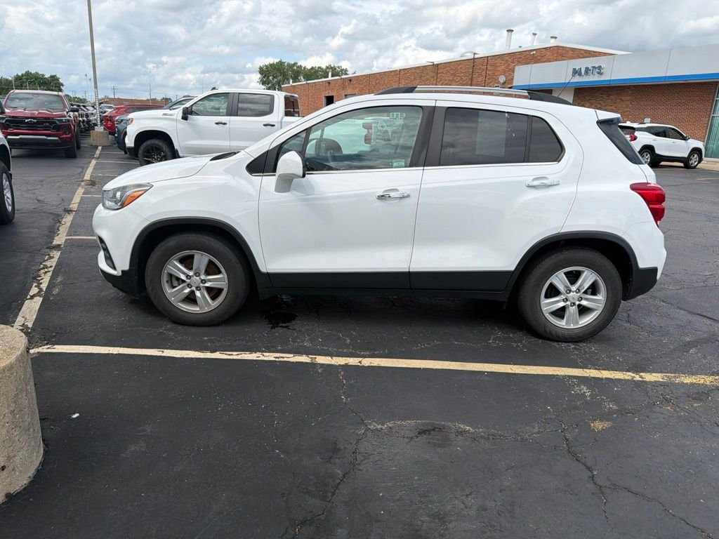 Used 2018 White Chevrolet LT image 1