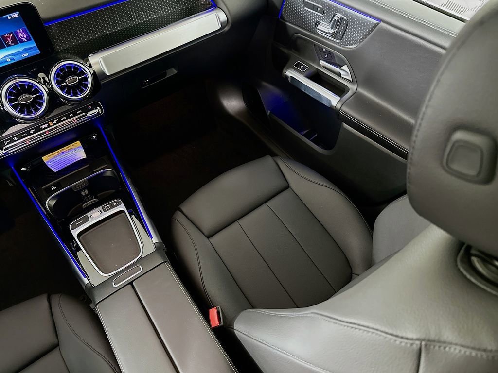 New 2026 Polar White Mercedes-Benz GLB 250 image 56