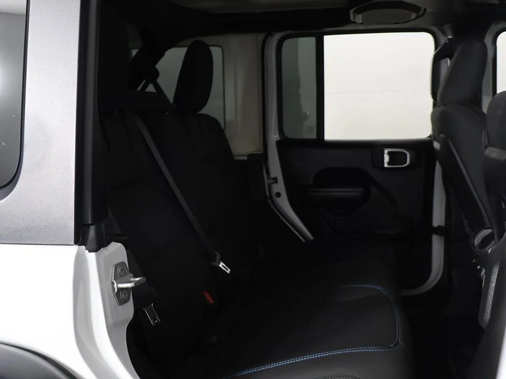Used 2022 White Jeep Unlimited Rubicon 4xe image 37