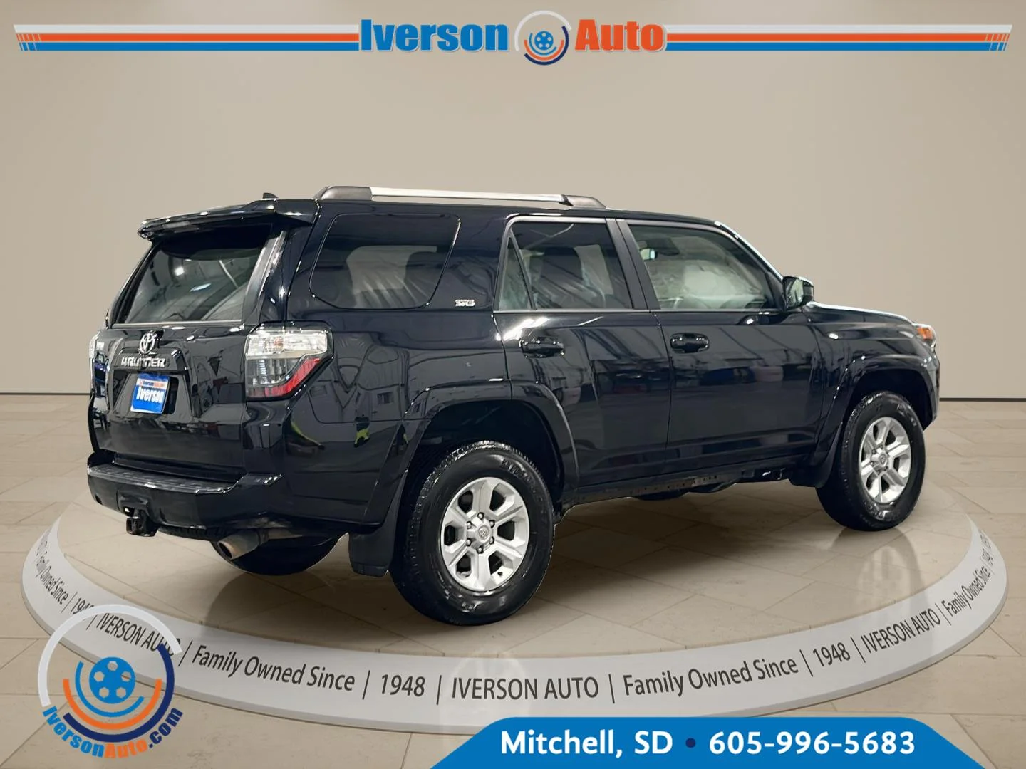 Used 2022 Black Toyota SR5 image 7