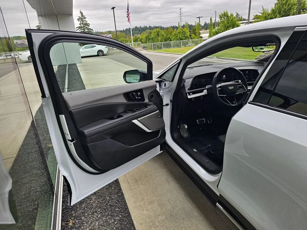 New 2026 Vibrant White Tricoat Cadillac Luxury image 18