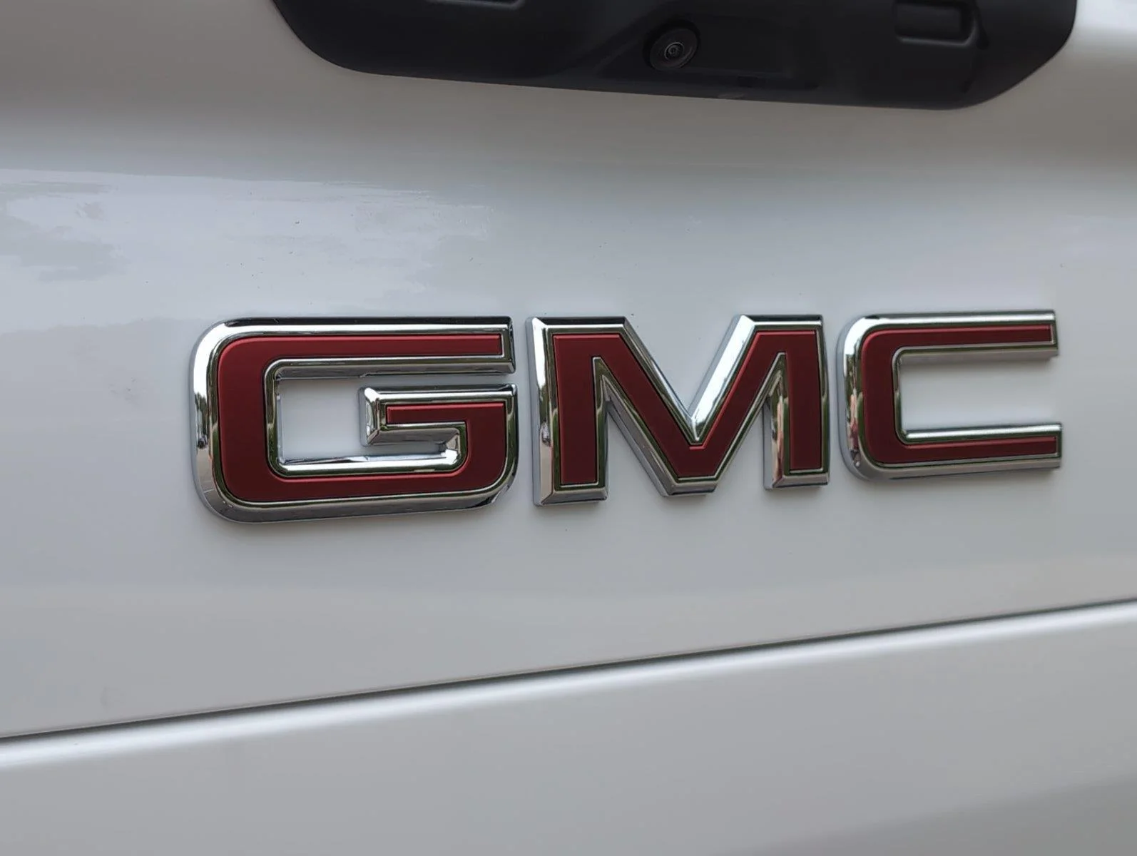 New 2026 Summit White GMC Elevation Standard Range image 26