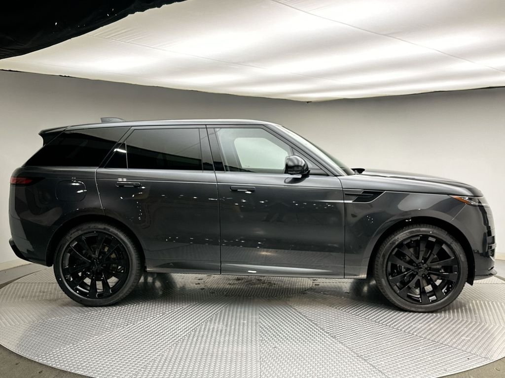 New 2027  Land Rover Dynamic SE image 4