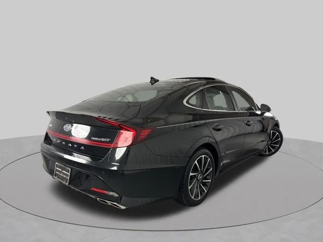 Used 2020 Black Hyundai Limited image 7