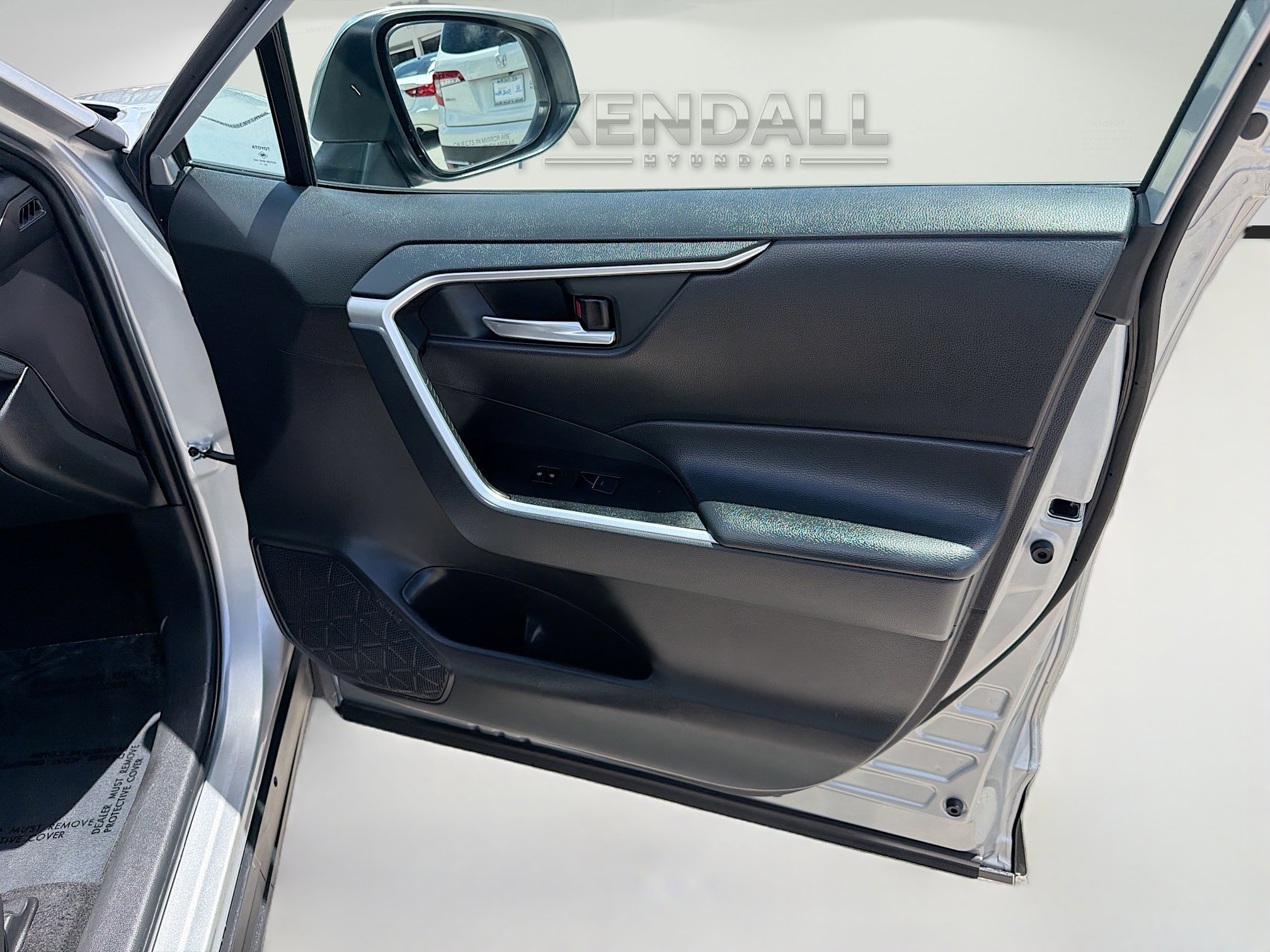 Used 2024 Silver Sky Metallic Toyota XLE image 29