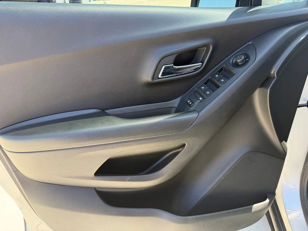 Used 2022 Silver Chevrolet LT image 12