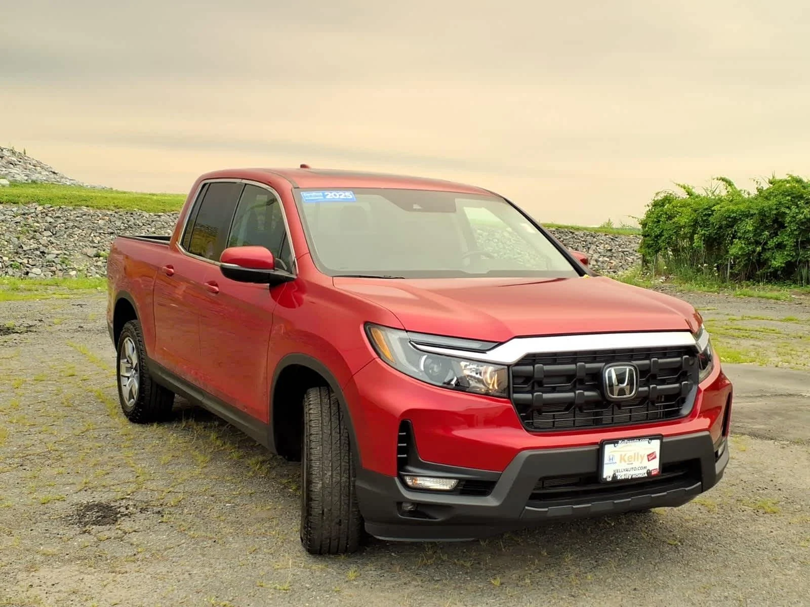 Certified Used 2025 Radiant Red Metallic II Honda RTL image 3