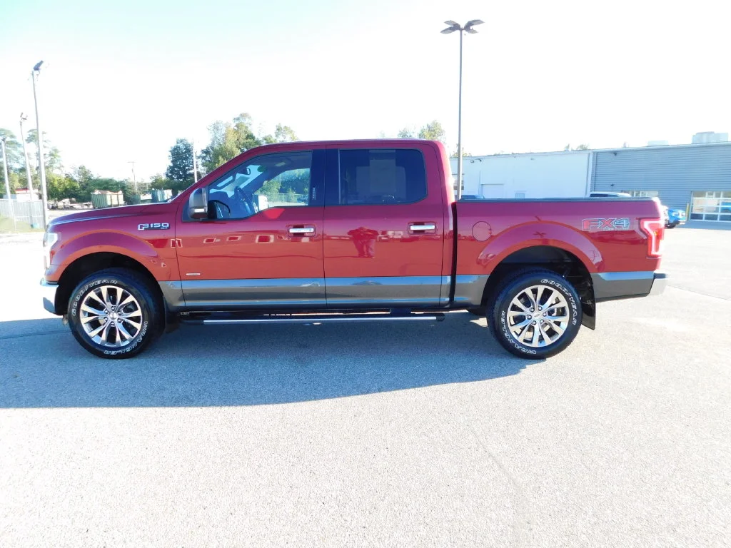 Used 2016 Ruby Red Metallic Tinted Clearcoat Ford XLT image 9