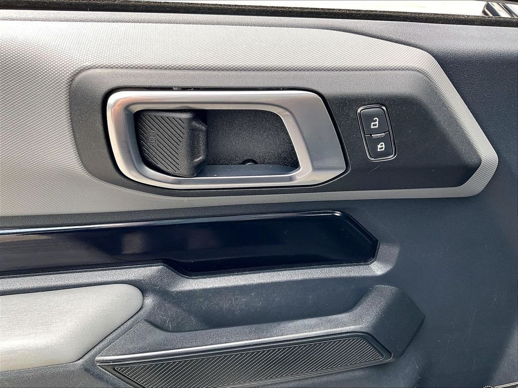 Used 2021 Antimatter Blue Metallic Ford Base image 37