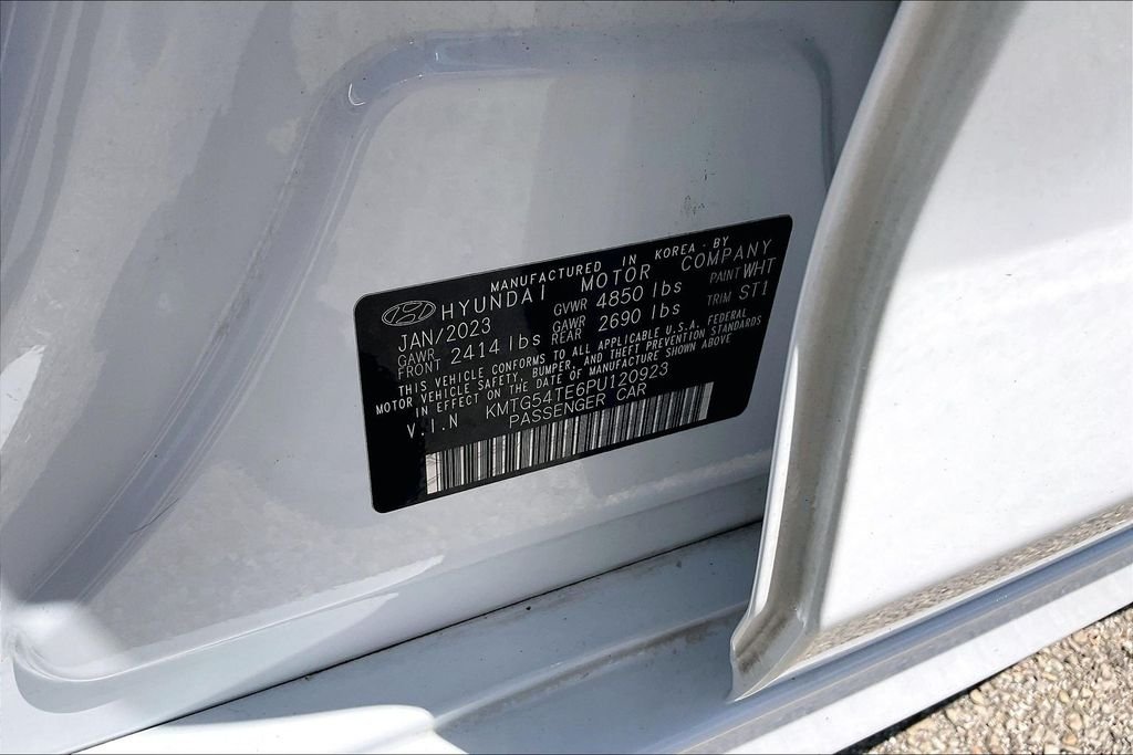 Used 2023 White Genesis 3.3T image 16