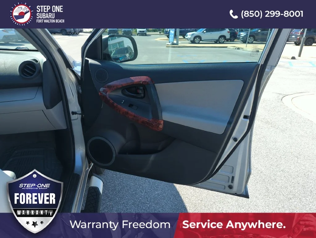 Used 2012 Silver Toyota Base image 31