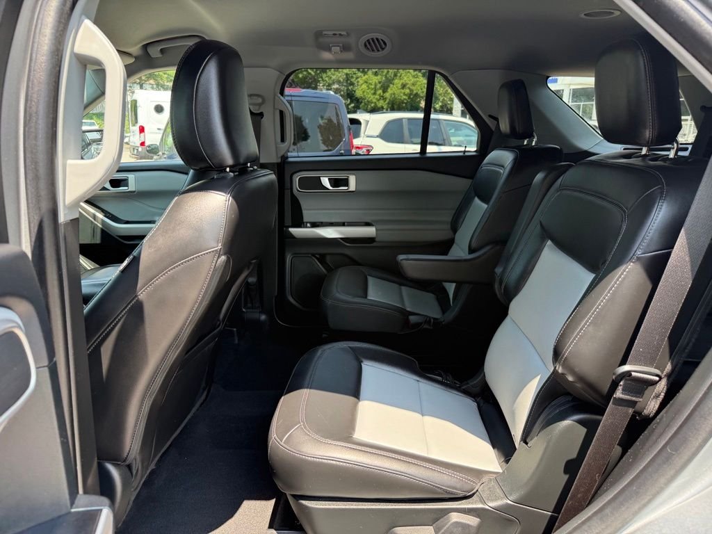 Used 2023 Silver Ford XLT image 26