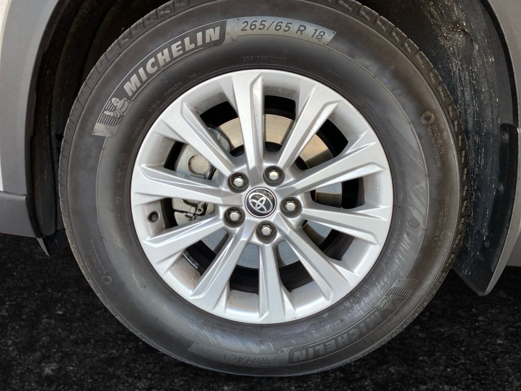 Used 2024 Silver Toyota XLE image 26
