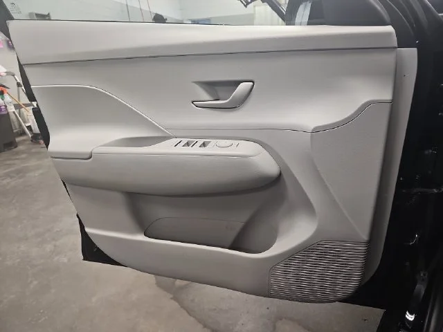 Used 2025 Black Hyundai SEL image 26
