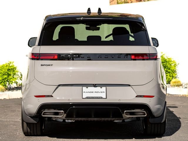 New 2026 Borasco Grey LAND ROVER Dynamic SE image 8