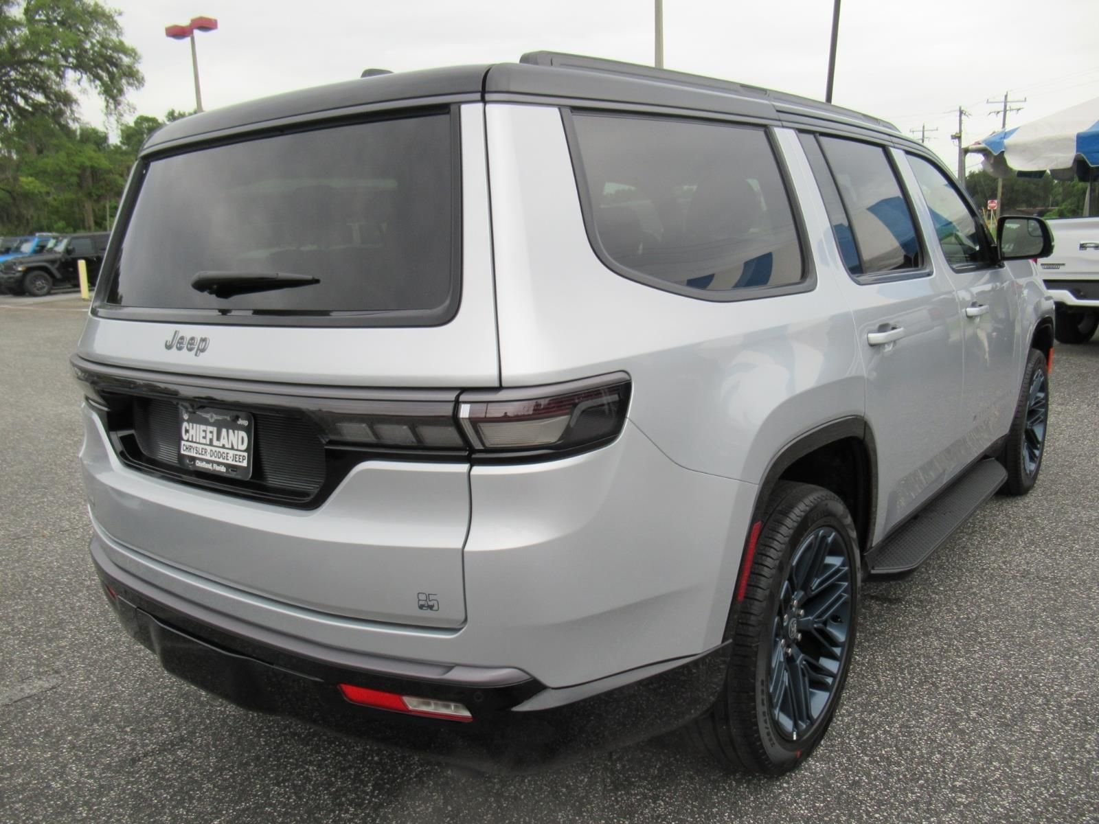 New 2026 Silver Zynith Jeep 85th Anniversary Edition image 7