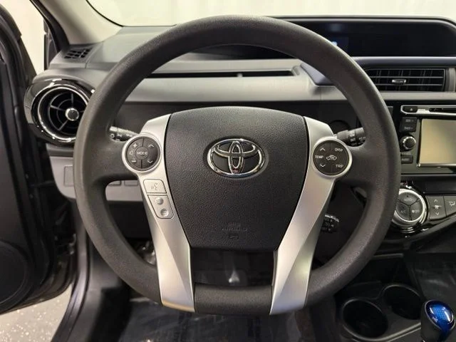 Certified Used 2016  Toyota Two image 14
