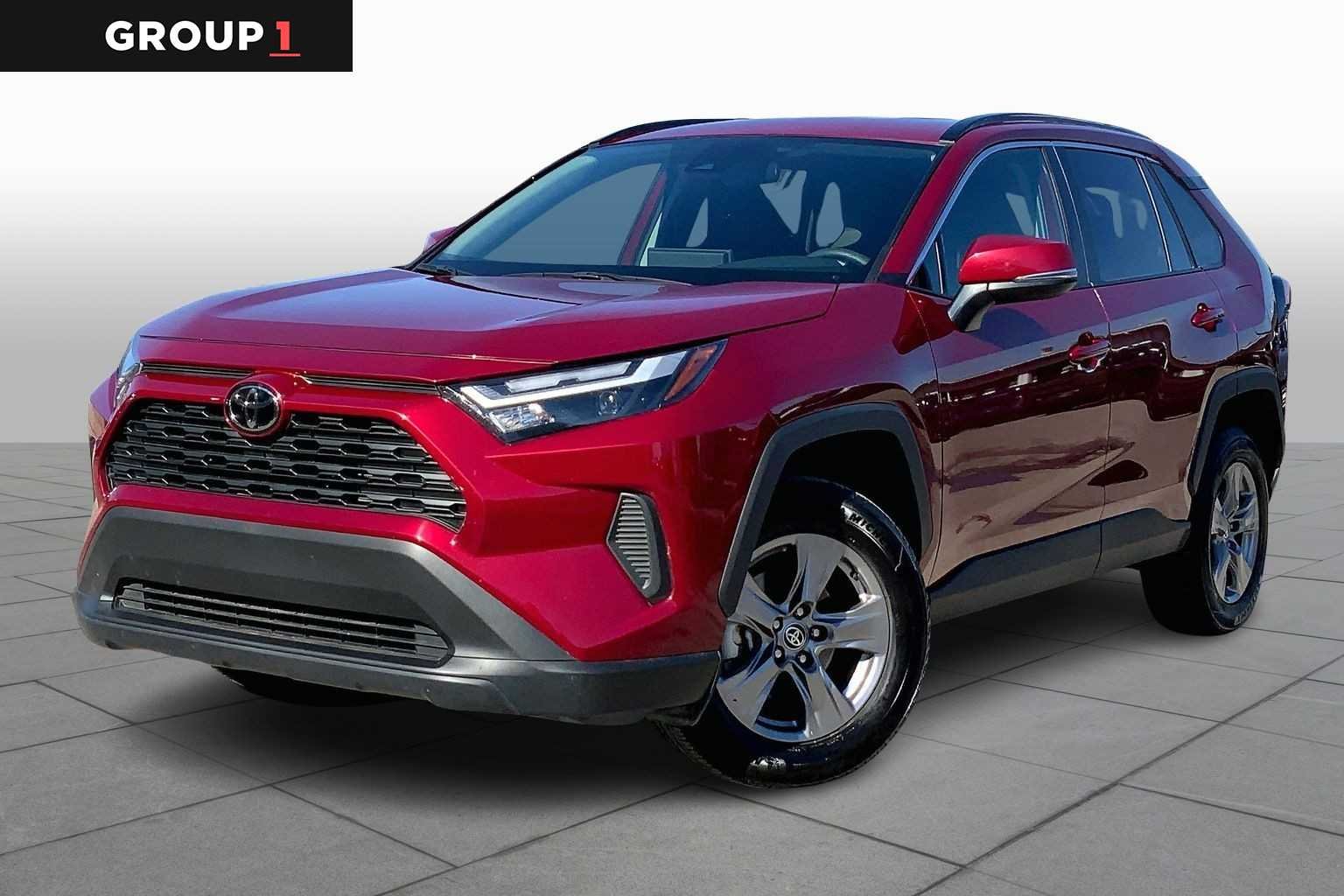 2025 Toyota RAV4 XLE FWD's photo