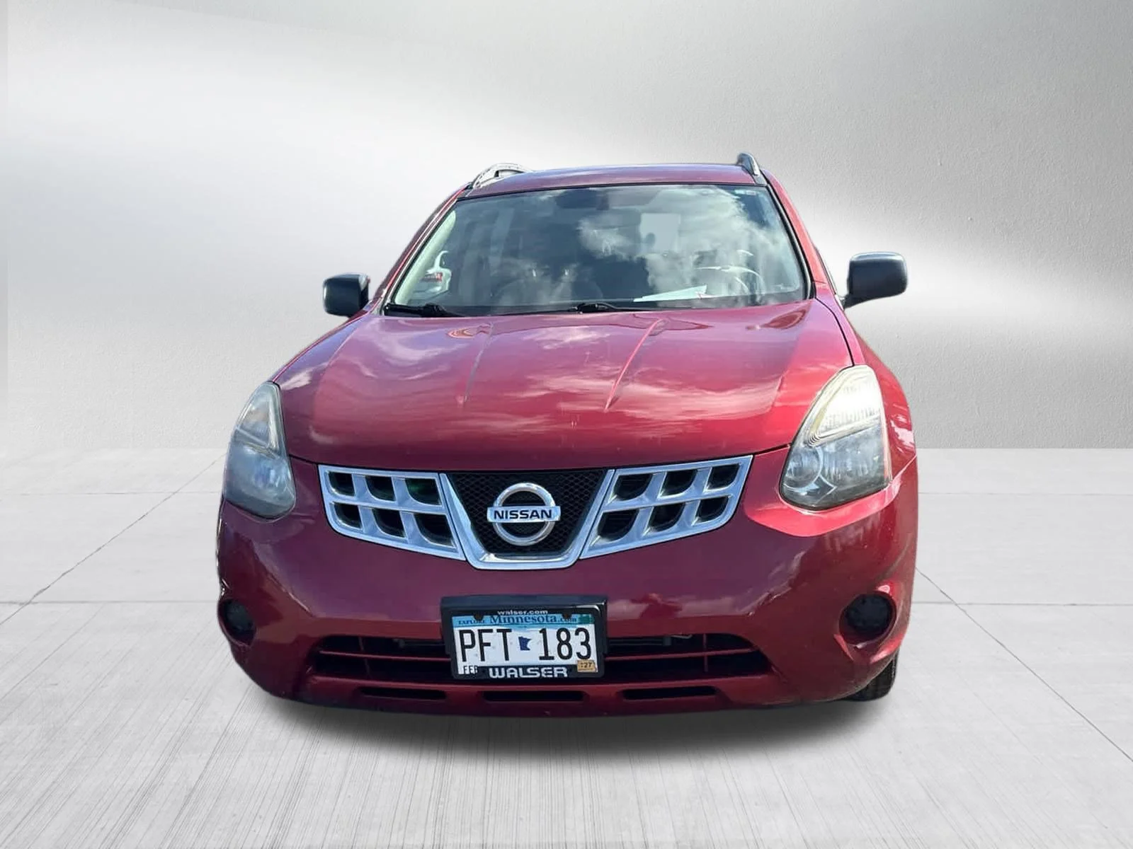 Used 2014 Cayenne Red Nissan S image 4