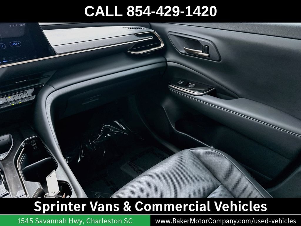 Used 2025  Toyota Platinum image 24