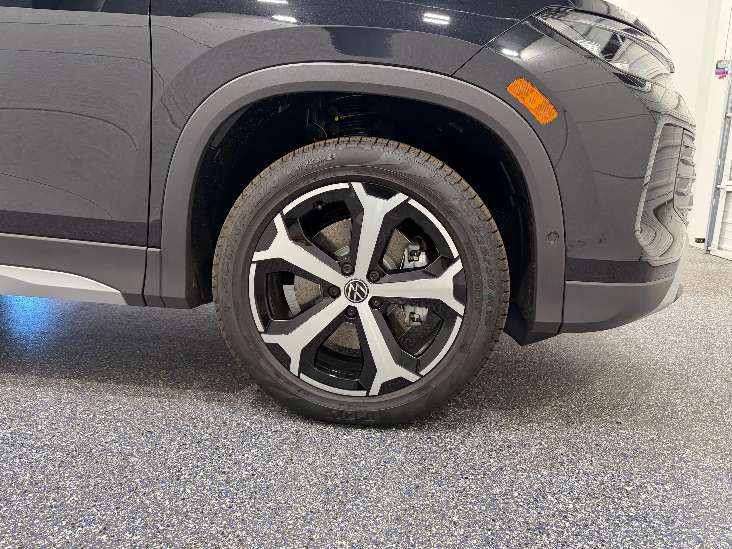 New 2026 Black Volkswagen 2.0T SE image 14