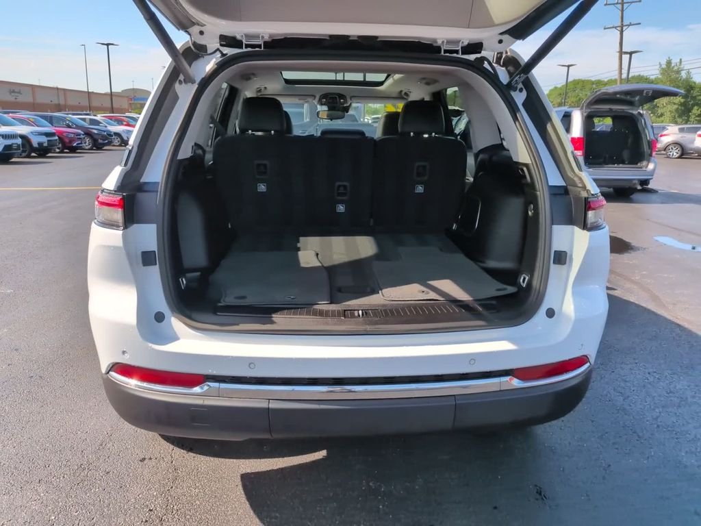 Certified Used 2022 White Jeep Limited image 8