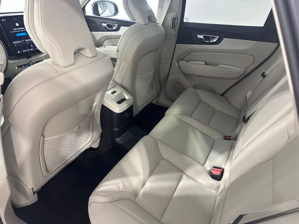 New 2026 Crystal White Volvo T8 Ultra image 21
