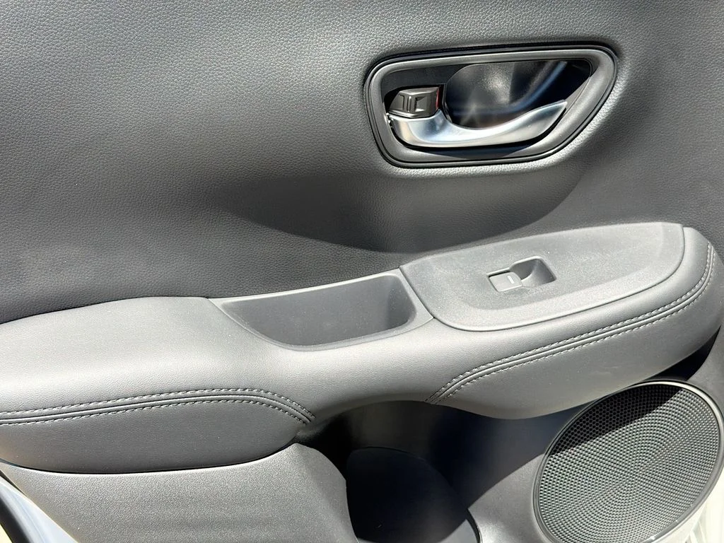 New 2026 Platinum White Pearl Honda LX image 21