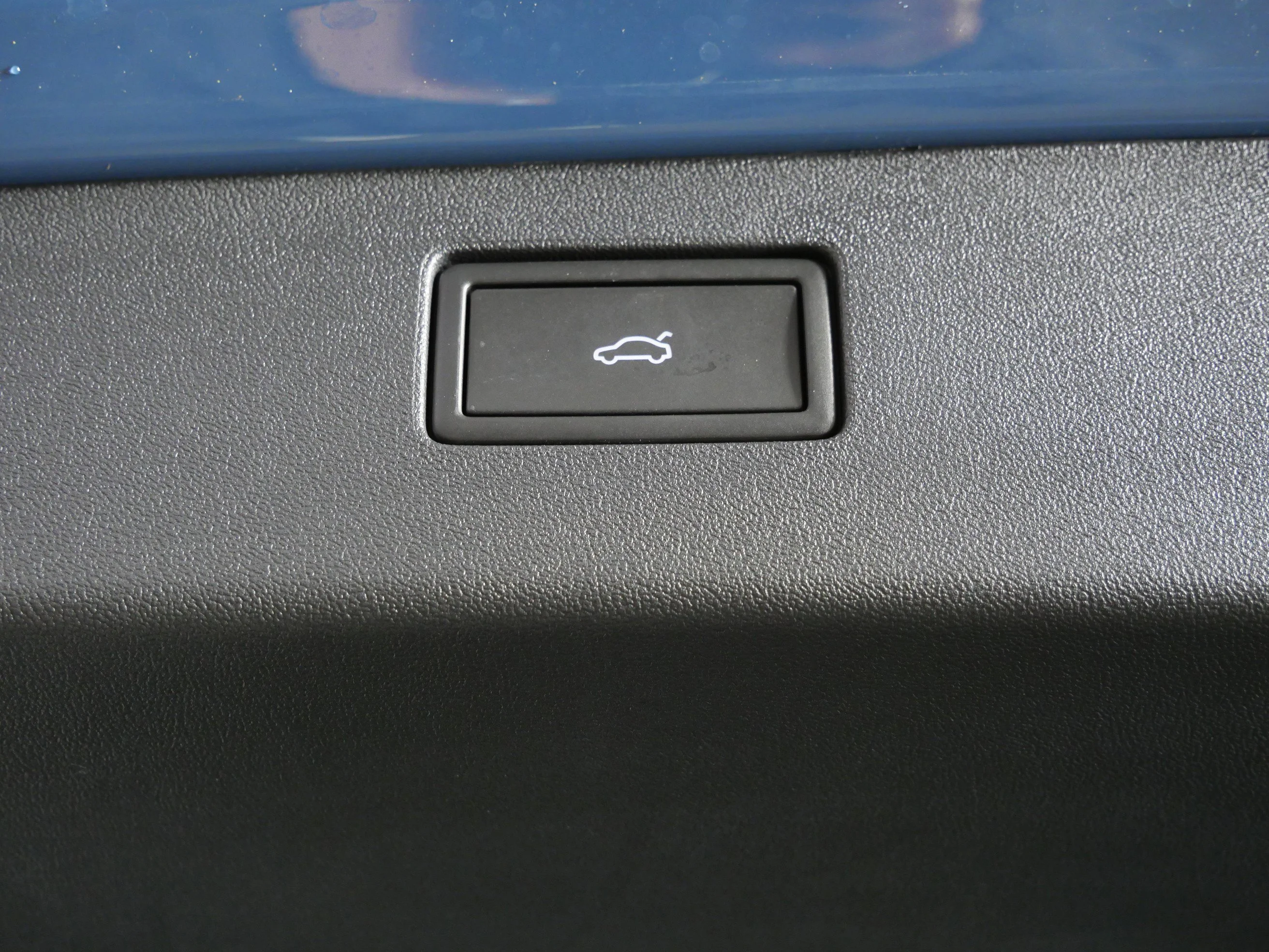New 2026 Monterey Blue w/Deep Black Roof Volkswagen SE R-Line Black image 20