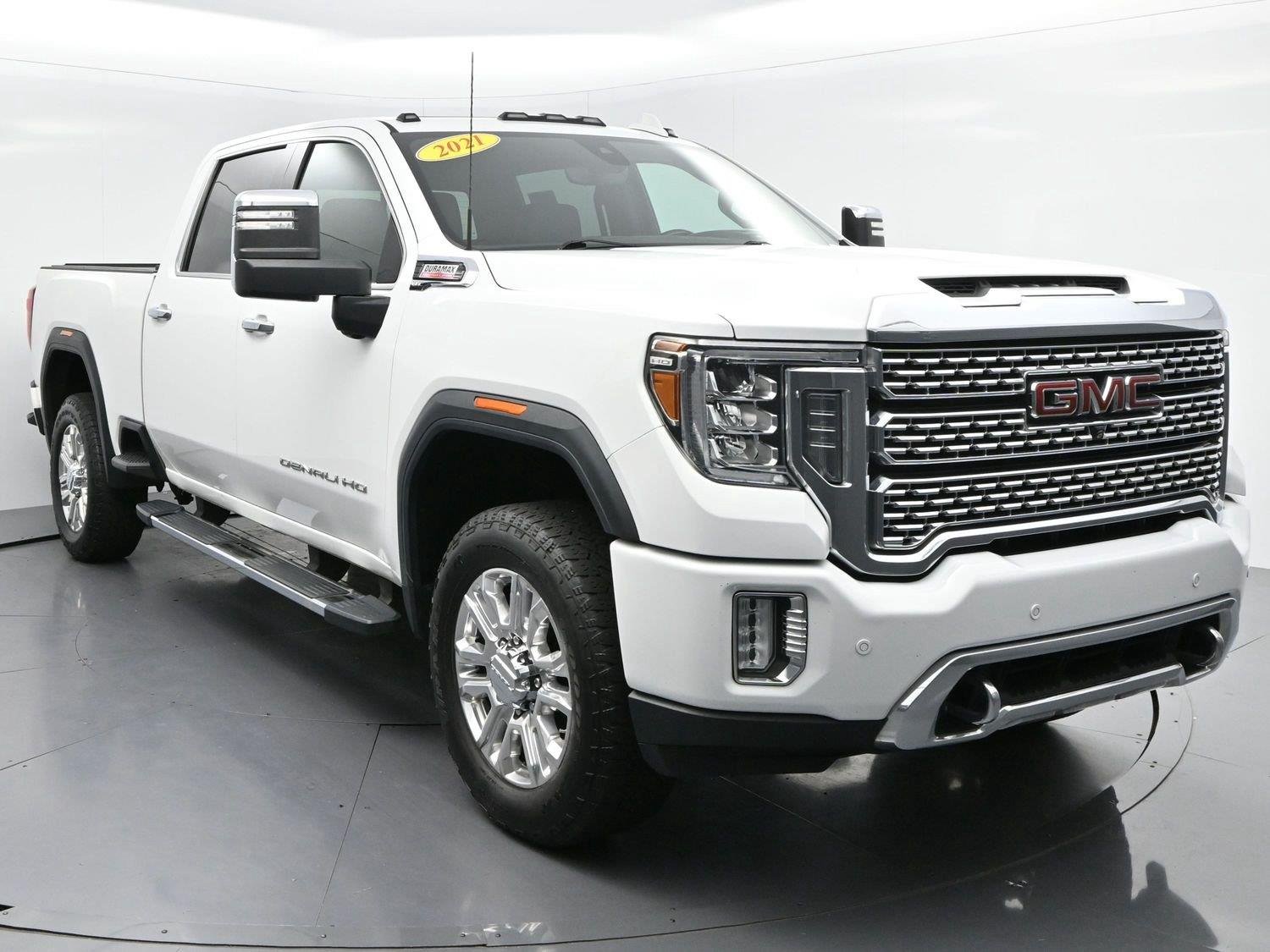 Used 2021 Summit White GMC Denali image 2