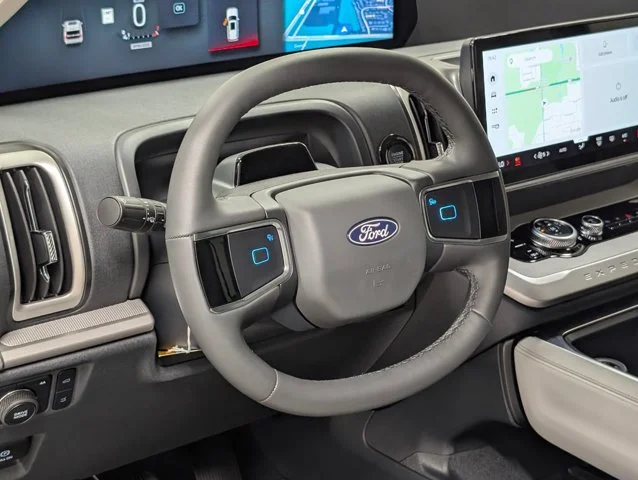 New 2027 Star White Metallic Tri-Coat Ford Active image 42