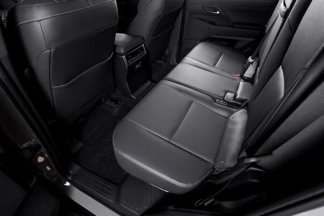 Used 2025 Incognito Lexus 550 Premium+ image 26