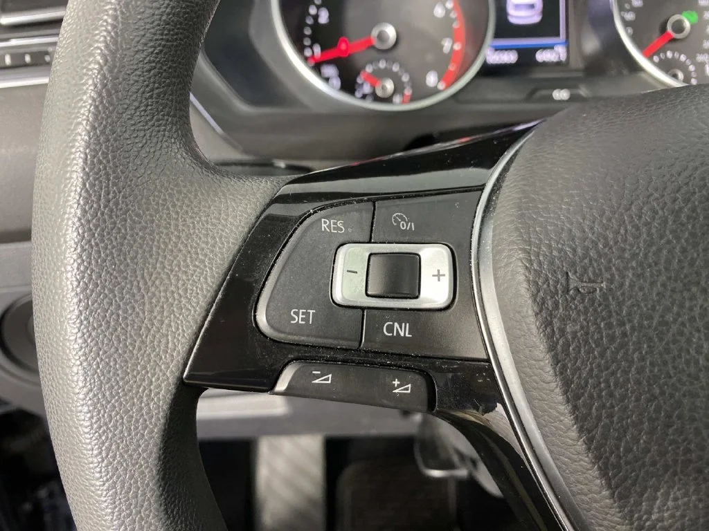 Used 2018 Platinum Gray Metallic Volkswagen 2.0T S image 15
