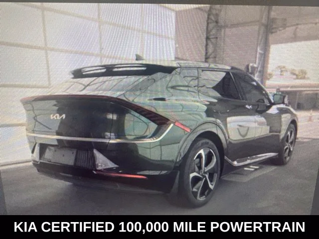 Used 2023 Green Kia GT-Line image 1