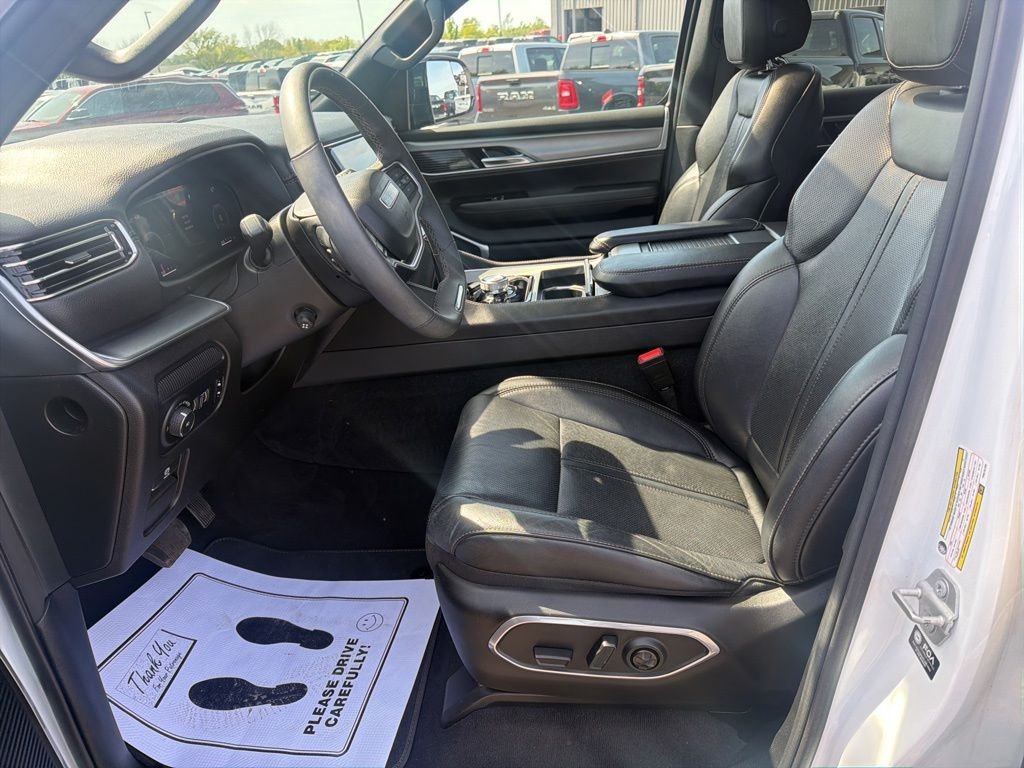 Used 2023 White Jeep Series II image 12