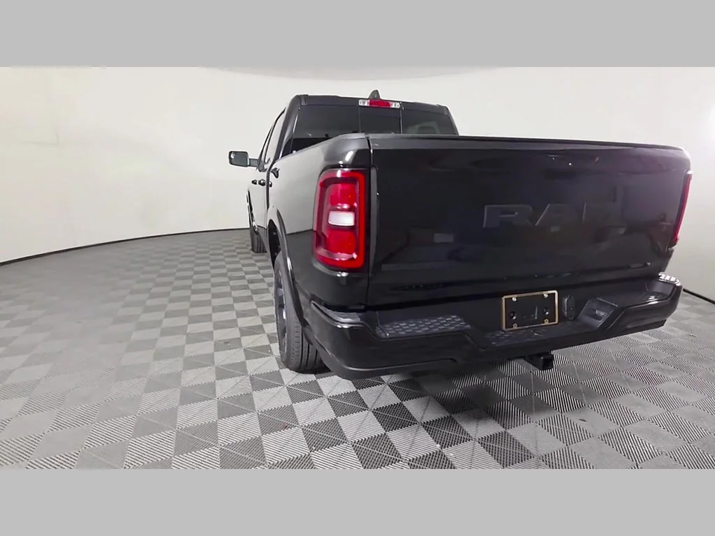 New 2027 Diamond Black Crystal Pearl-Coat Exterior Paint RAM Big Horn image 33