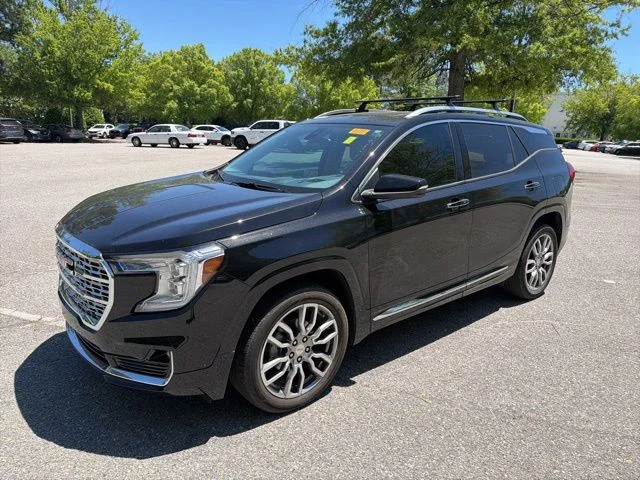 2023 GMC Terrain Denali AWD's photo