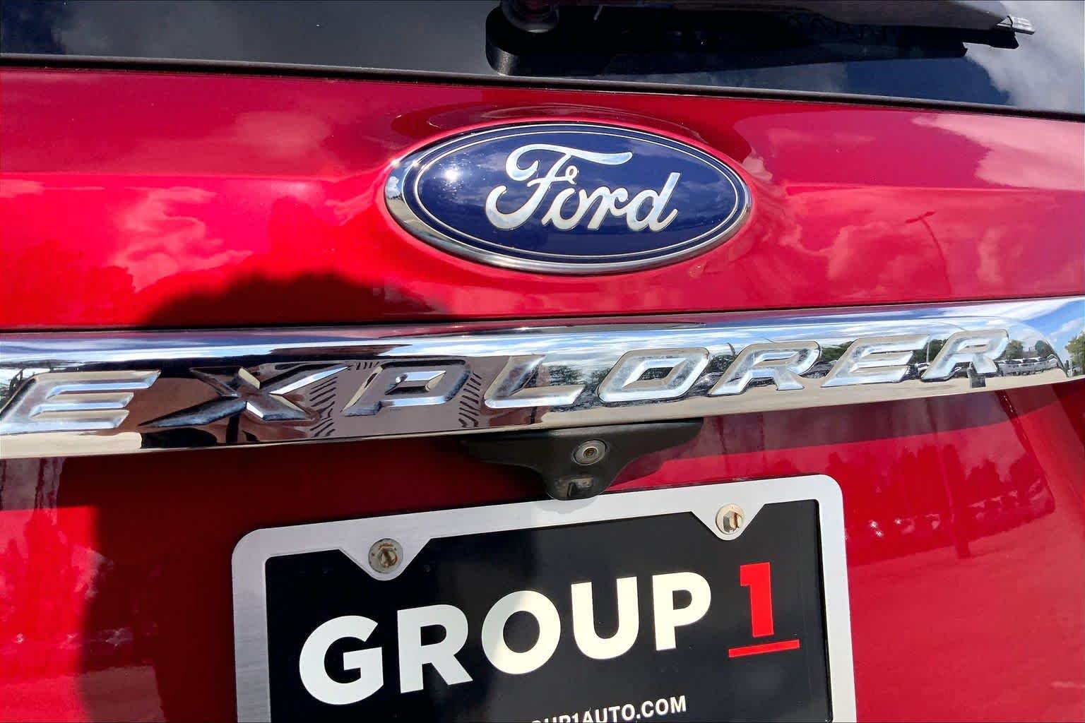 Used 2017 Ruby Red Metallic Tinted Clearcoat Ford XLT image 10