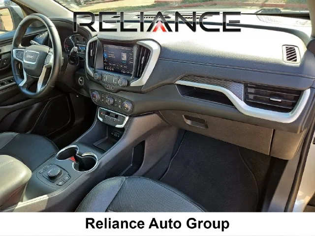 Used 2024 Silver GMC SLT image 17