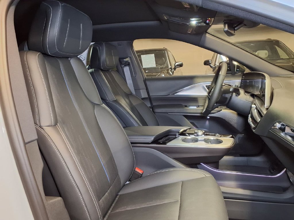 2027 Cadillac LYRIQ Sport - Photo 6